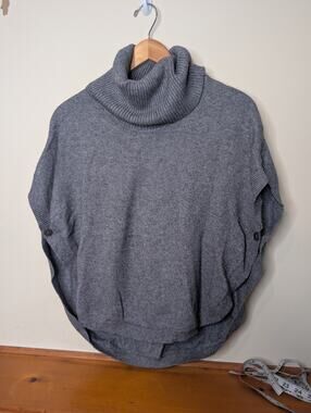 Sisters Sleeveless Turtleneck Knit Sweater – Women’s Medium – Gray